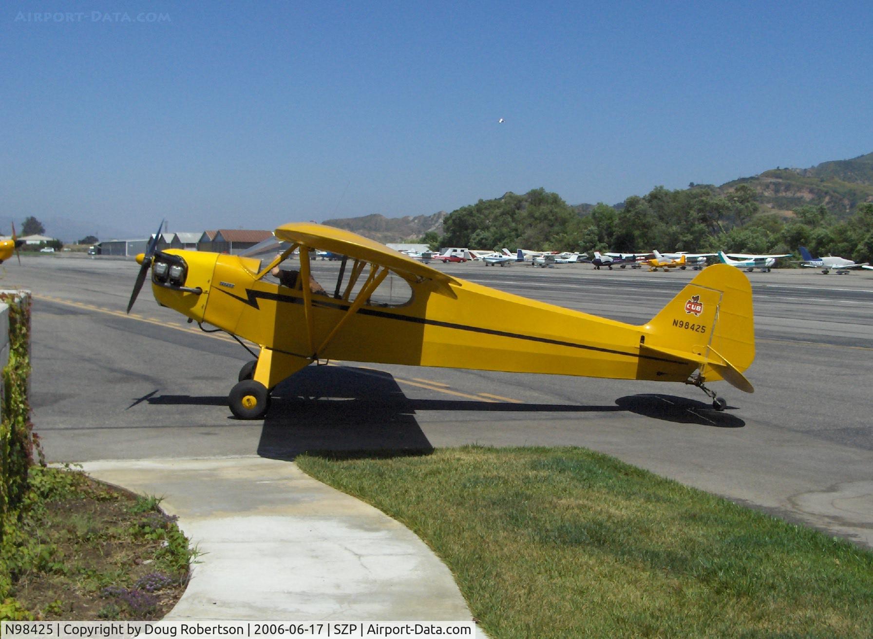 N98425, 1946 Piper J3C-65 Cub Cub C/N 18612, 1946 Piper J3C-65 CUB, Continental C90 90 Hp upgrade, refueling