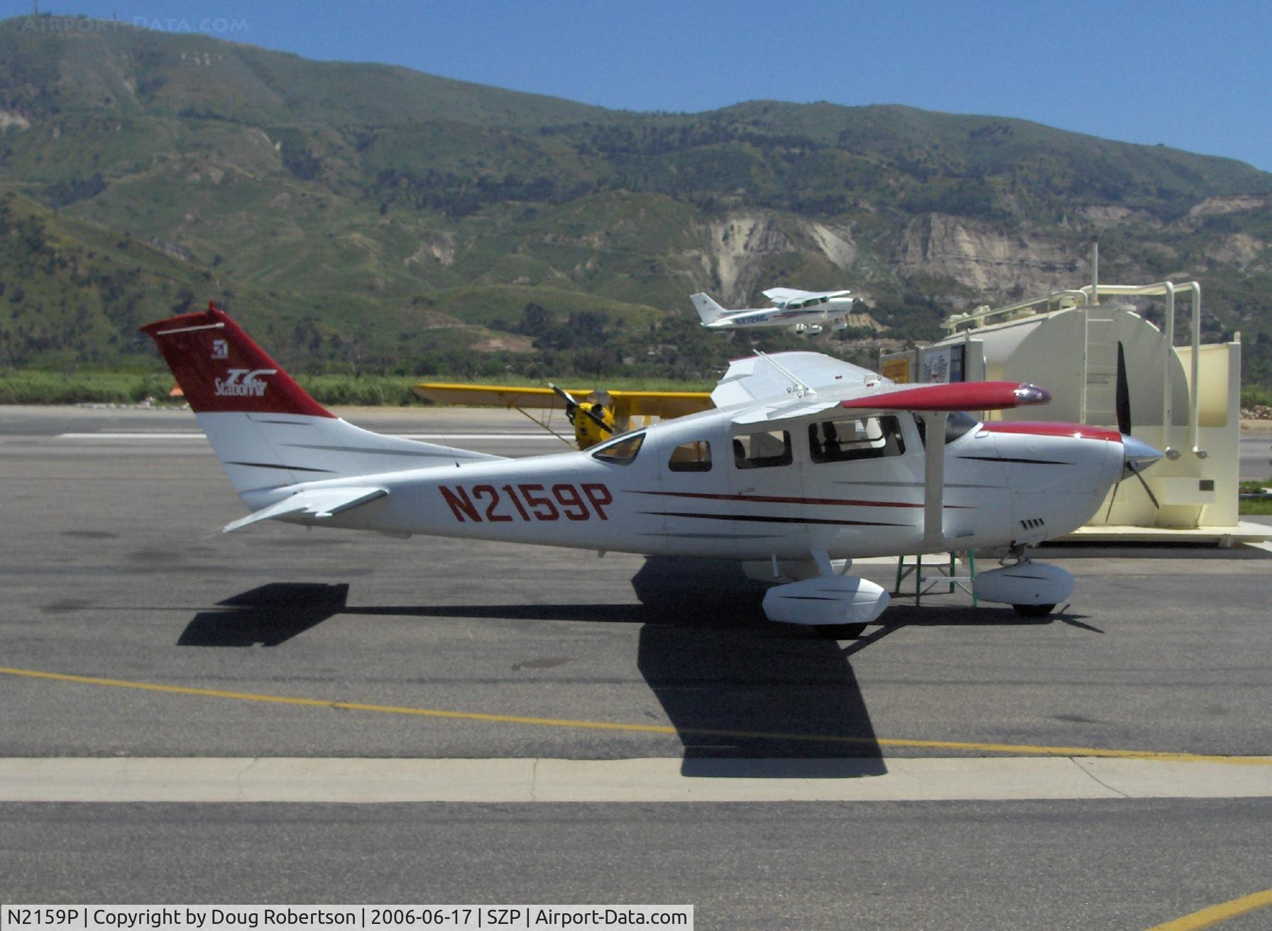 N2159P, 2003 Cessna T206H Turbo Stationair C/N T20608432, 2003 Cessna T206H STATIONAIR TC, Lycoming TIO-540, refueling