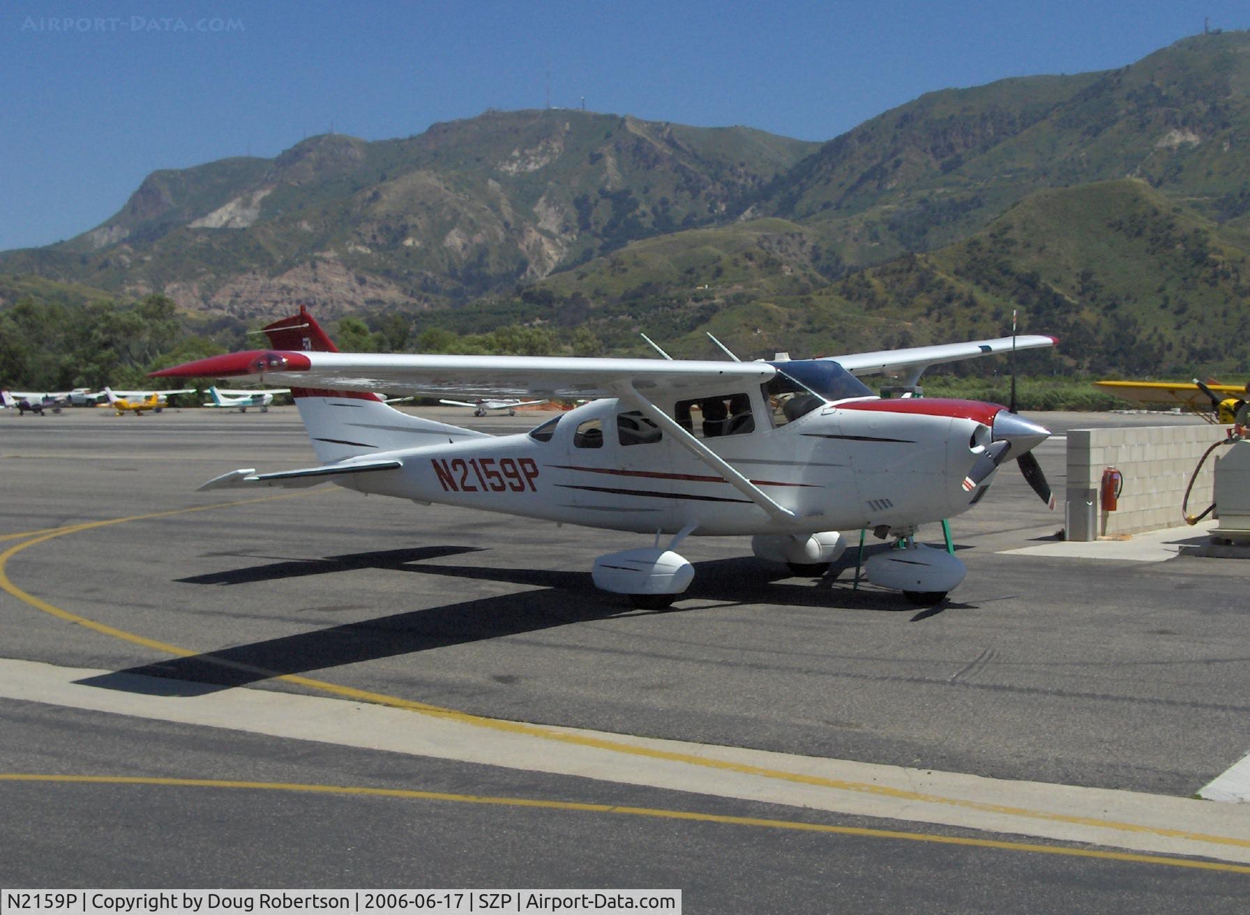 N2159P, 2003 Cessna T206H Turbo Stationair C/N T20608432, 2003 Cessna T206H STATIONAIR TC, Lycoming TIO-540, refueling