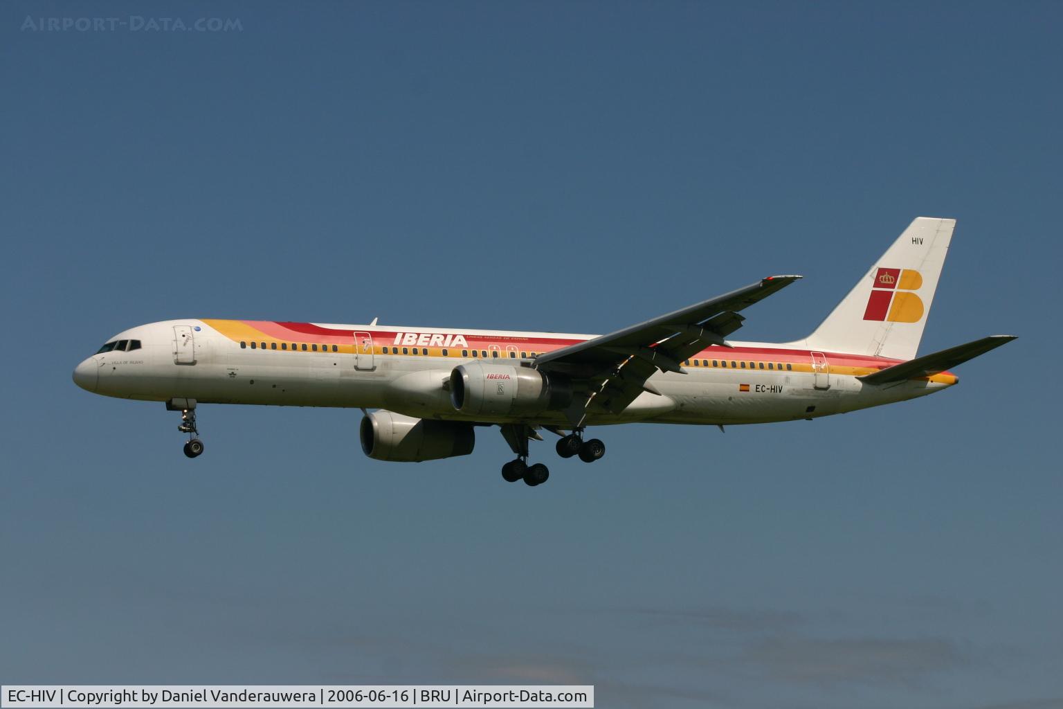EC-HIV, 2000 Boeing 757-256 C/N 29312, arrival of flight IB3206 from MAD