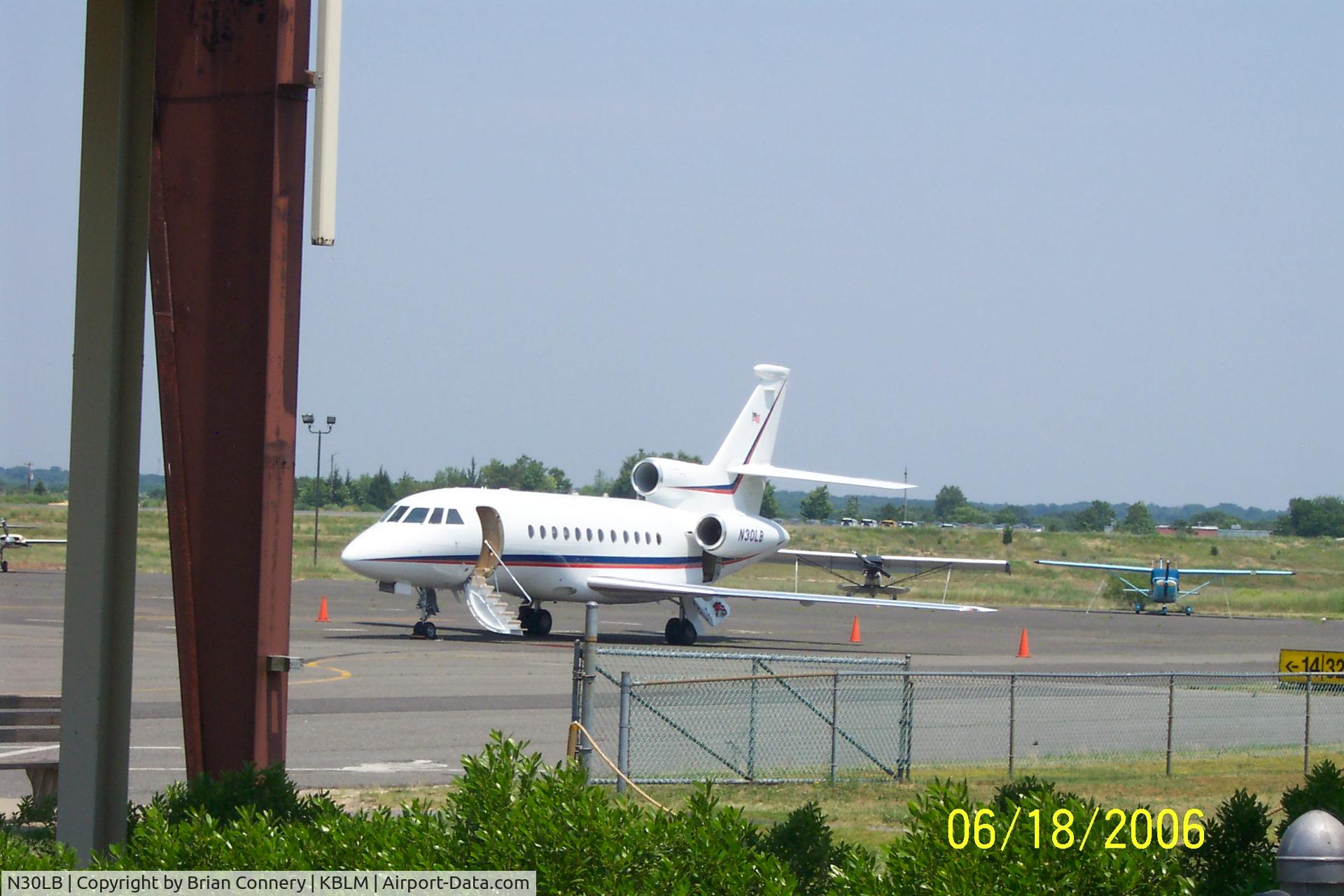 N30LB, 1996 Dassault Falcon 900EX C/N 08, On the ramp at KBLM