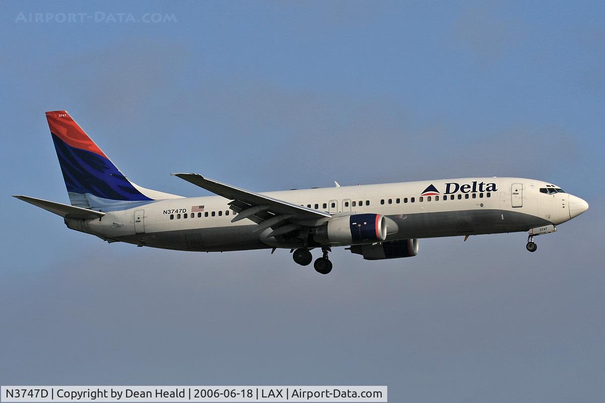 N3747D, 2001 Boeing 737-832 C/N 32374, Delta Airlines N3747D (FLT DAL9799) from Metropolitan Oakland Int'l (KOAK) on final approach to RWY 24R.