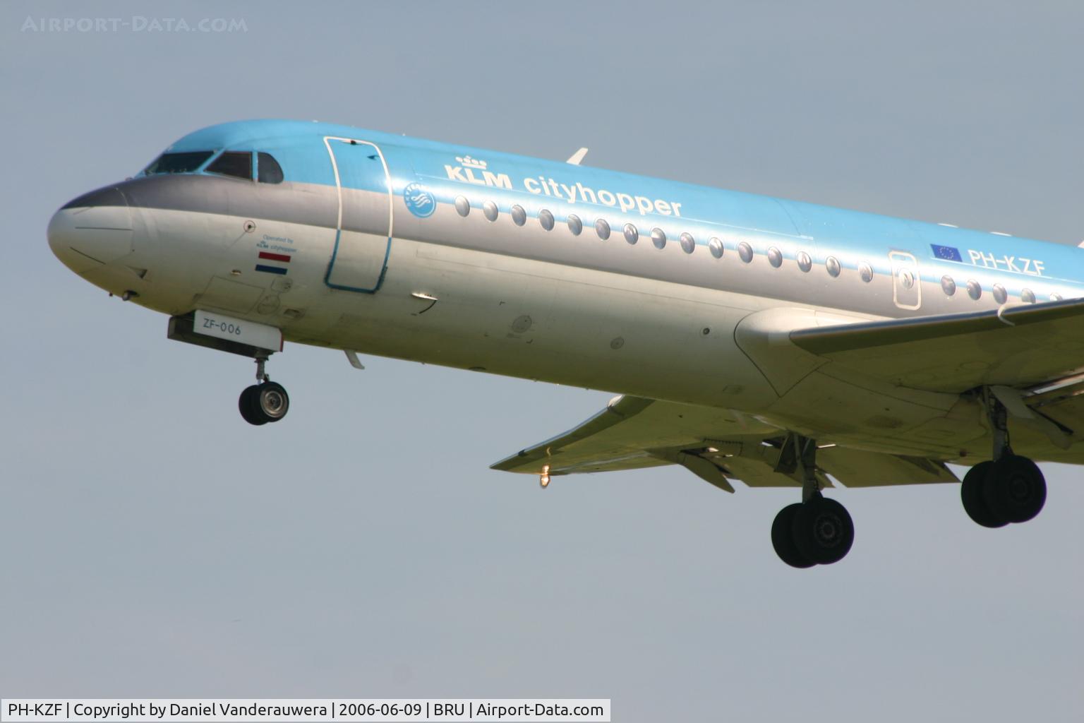PH-KZF, 1996 Fokker 70 (F-28-0070) C/N 11577, nice sun on that day ...