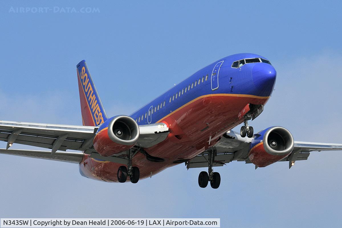 N343SW, 1989 Boeing 737-3H4 C/N 24151, Southwest Airlines N343SW (FLT SWA1385) from Metropolitan Oakland Int'l (KOAK) on final approach to RWY 24R.