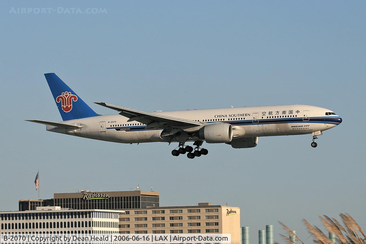 B-2070, 2004 Boeing 777-21B (ER) C/N 32703, China Southern Airlines B-2070 (FLT CSN327) from Guangzhou, China (ZGGG) on final approach to RWY 24L.