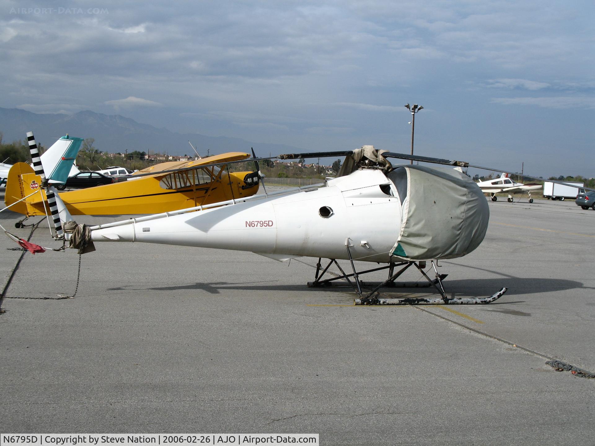 N6795D, 1959 Brantly B-2 C/N 18, 1959 Brantley B-2 @ Corona Municipal Airport, CA