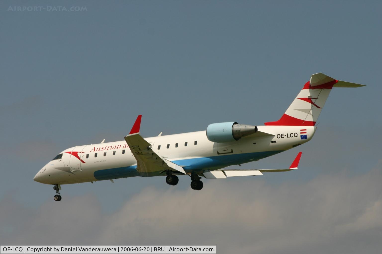 OE-LCQ, 2002 Canadair CRJ-200LR (CL-600-2B19) C/N 7605, flight OS367 is short to land on rwy 25L