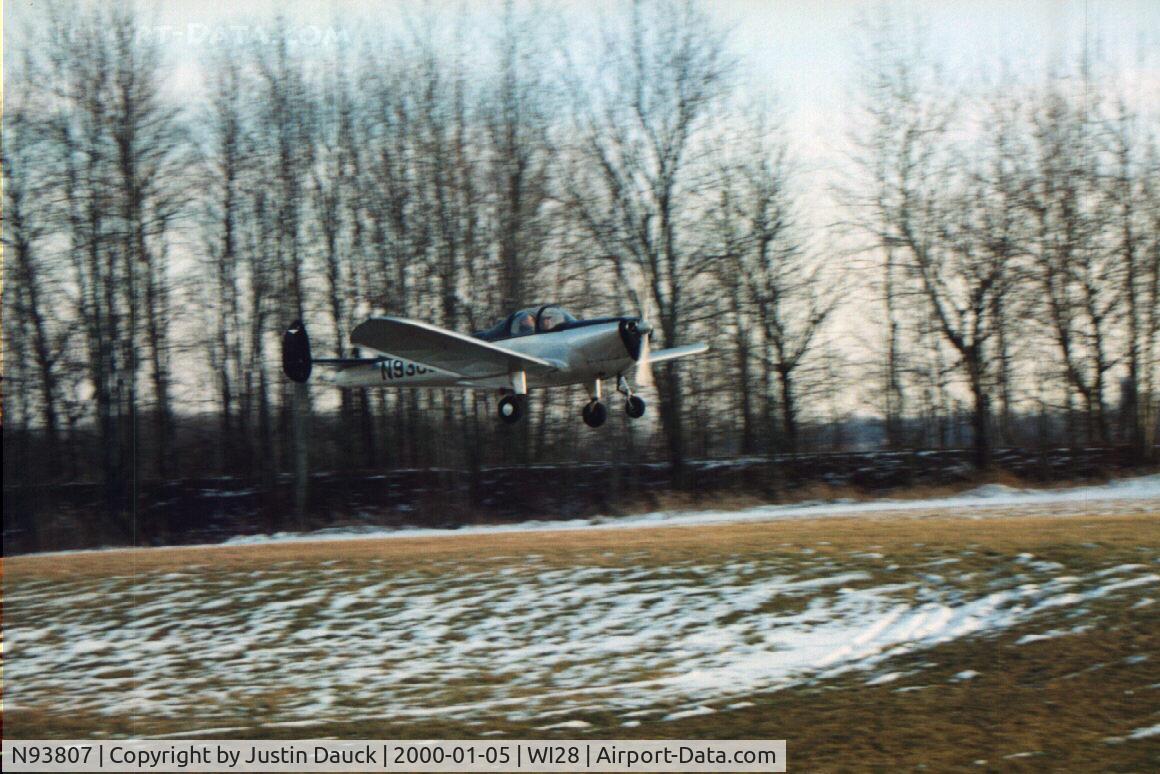 N93807, 1946 Erco 415C Ercoupe C/N 1130, 1946 415-C landing on runway 25 at Rio Creek Airport