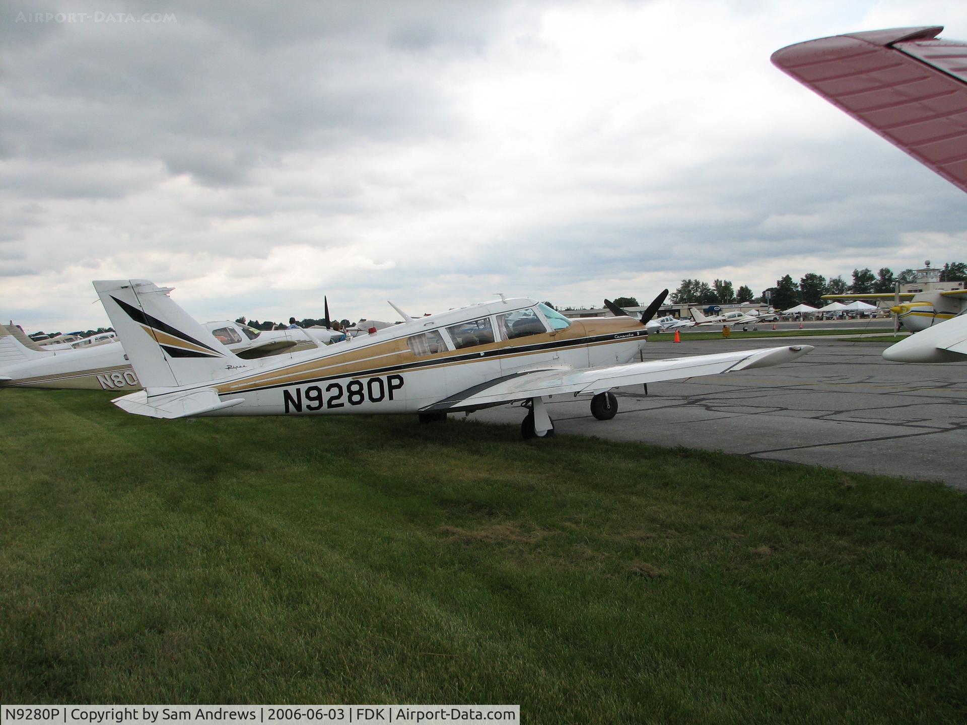 N9280P, 1967 Piper PA-24-260 Comanche C/N 24-4708, Nice looking comanche flew into the 2006 AOPA Fly-in from Du Bois Jefferson Co Airport (Du Bois, PA) [KDUJ/DUJ]