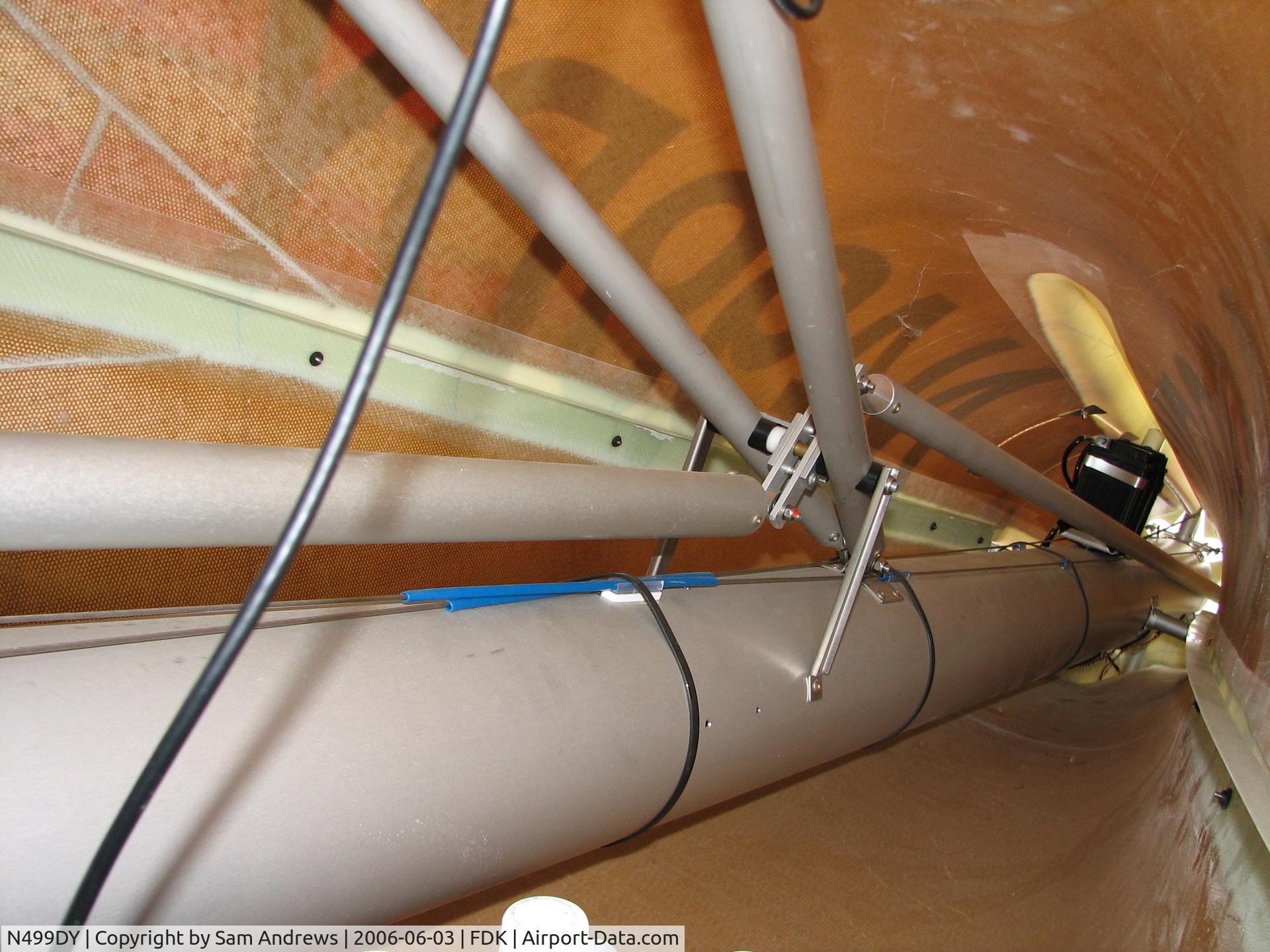 N499DY, 2005 Comco Ikarus C42 C/N 0501-6649, The tail section.