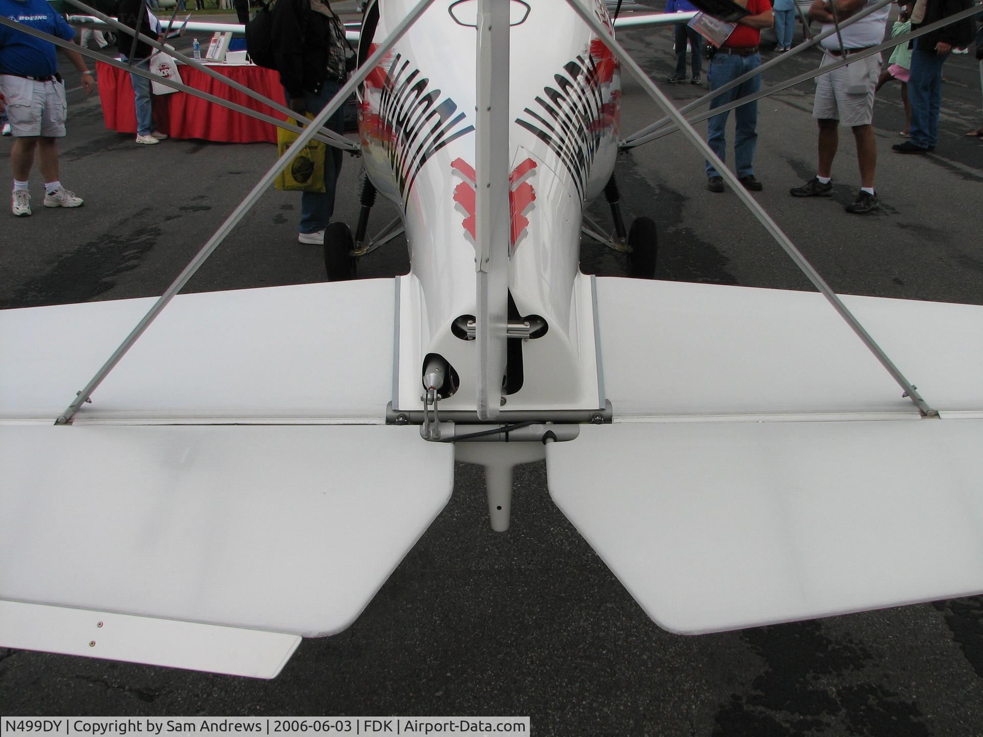 N499DY, 2005 Comco Ikarus C42 C/N 0501-6649, Sturdy looking tail