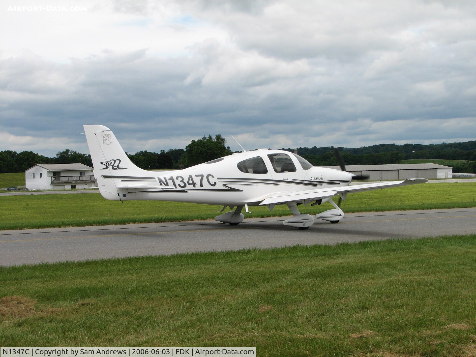 N1347C, 2003 Cirrus SR22 C/N 0536, Just taxied by