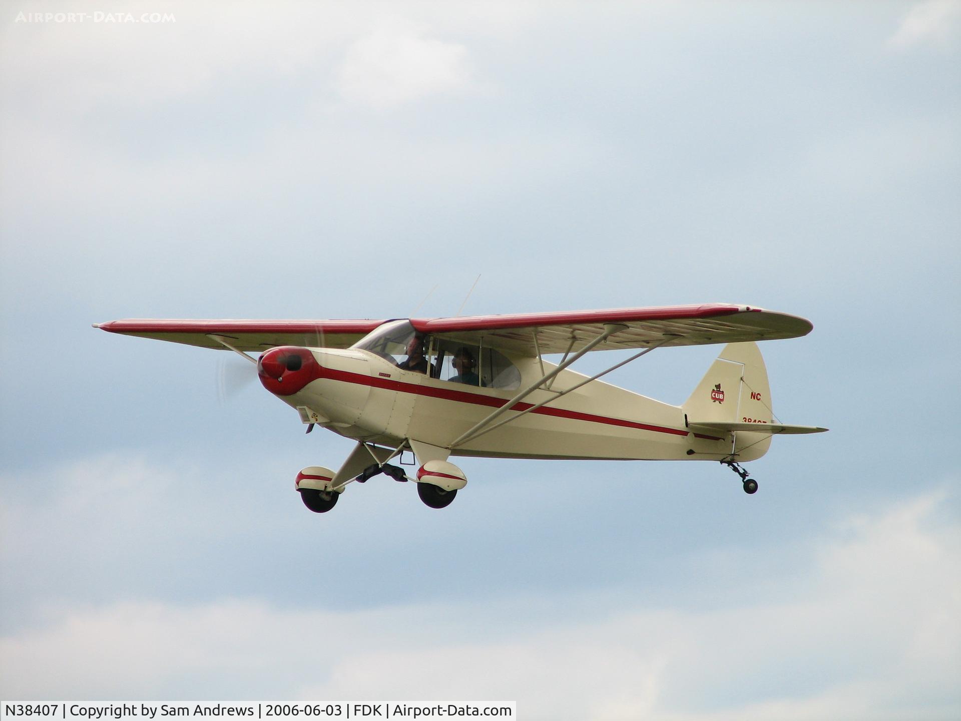 N38407, 1941 Piper J5A Cub Cruiser C/N 5-958, Do these guys look like they are having fun?