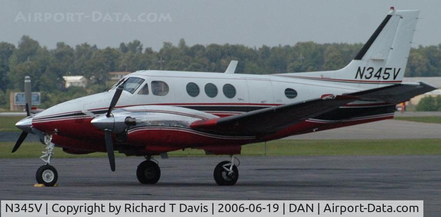 N345V, 1972 Beech E-90 King Air C/N LW-23, 1972 Beech E90 in Danville Va.