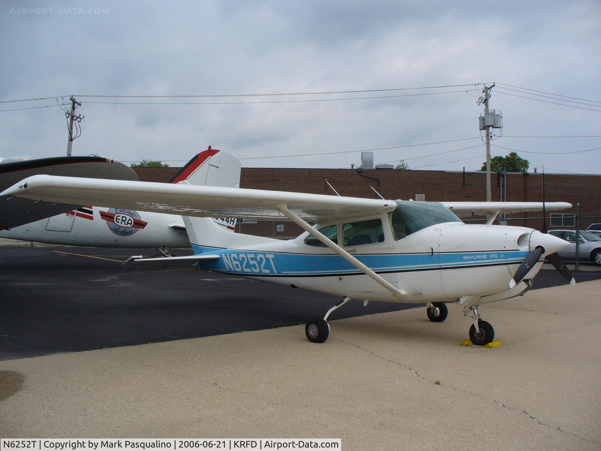 N6252T, 1983 Cessna TR182 Turbo Skylane RG C/N R18201947, Cessna 182RG