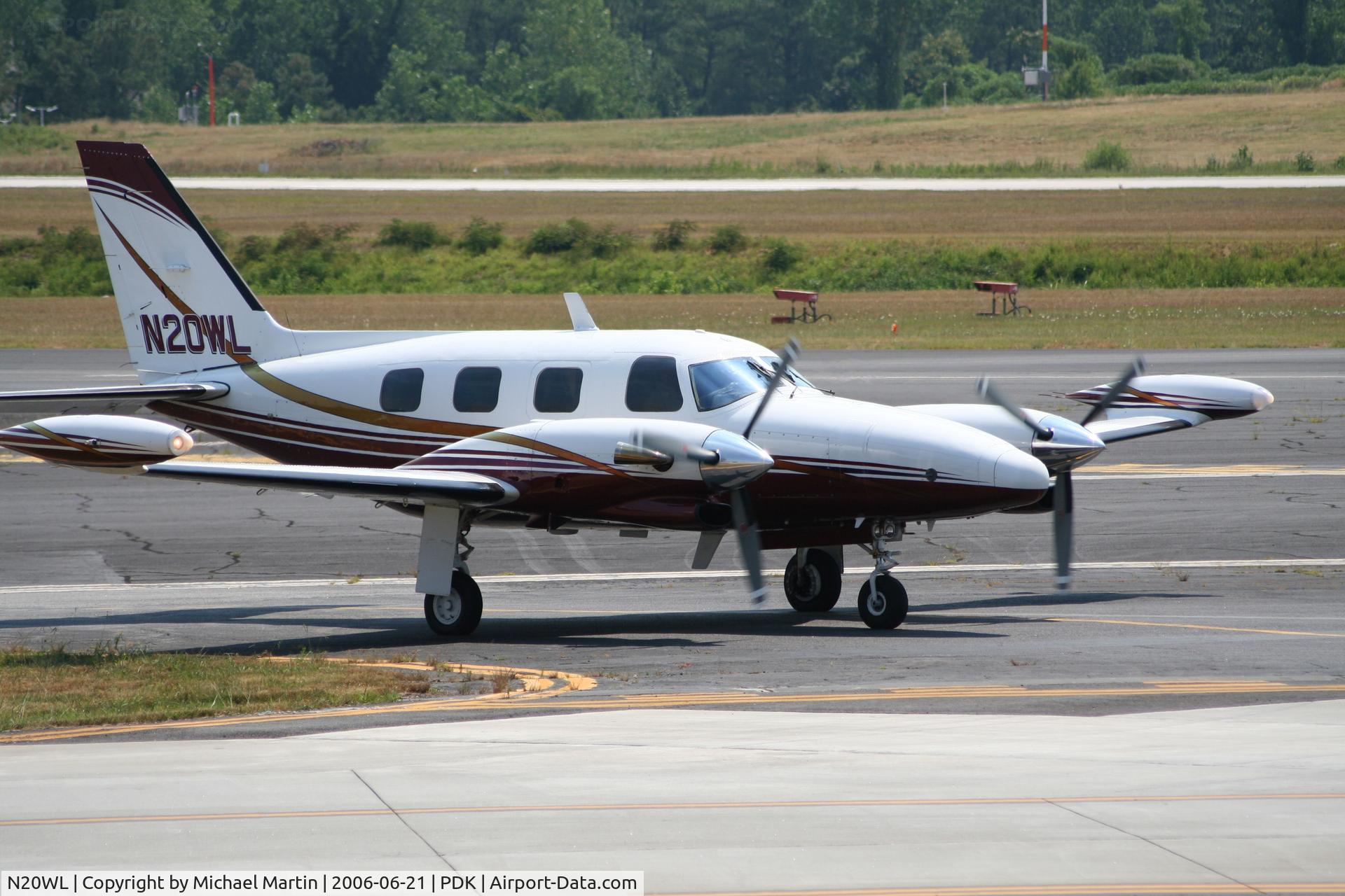 N20WL, 1976 Piper PA-31T Cheyenne C/N 31T-7720011, Taxing to Runway 20R