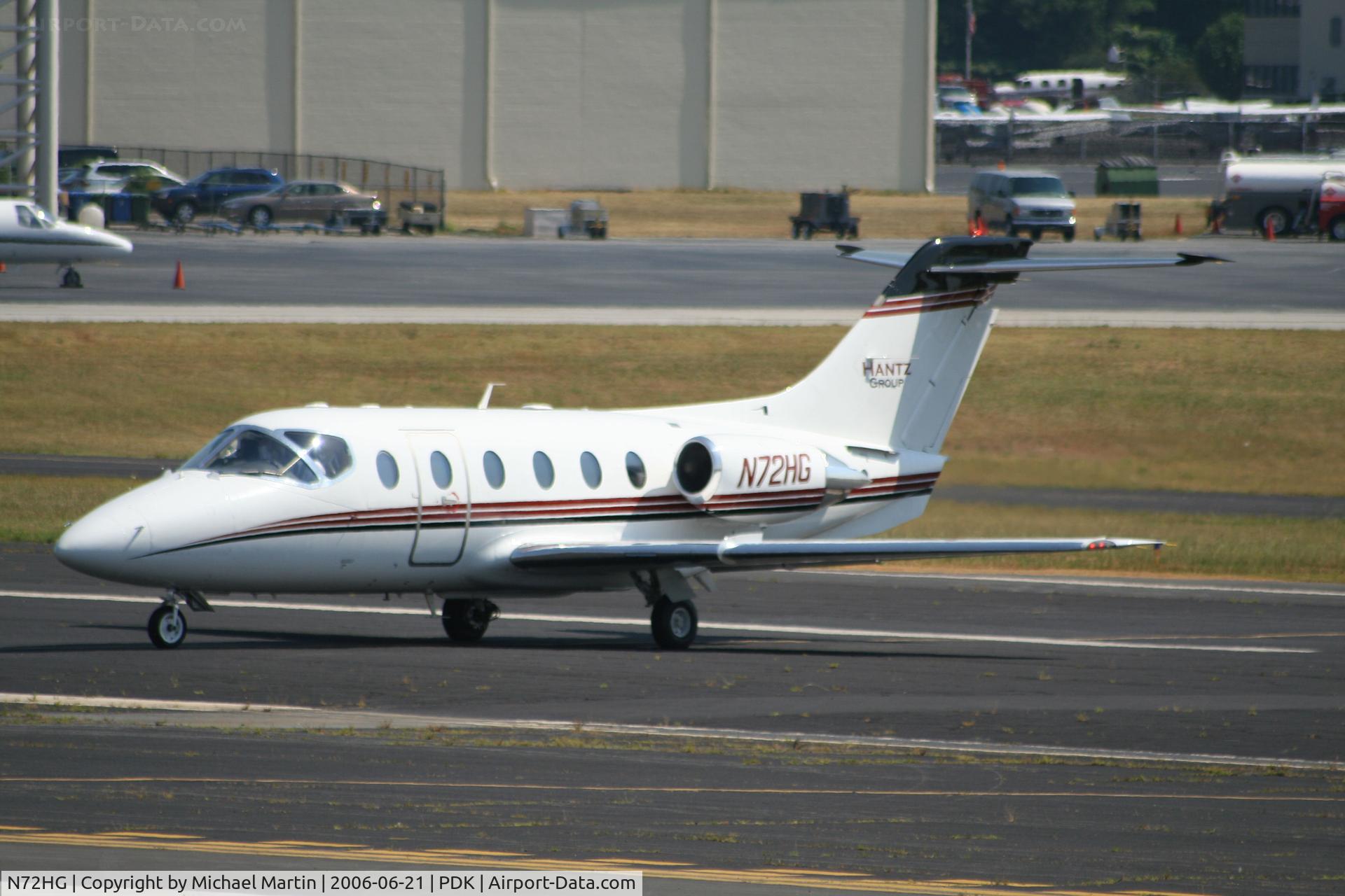 N72HG, 1986 Beech 400 Beechjet C/N RJ-11, Taxing to Epps Air Service