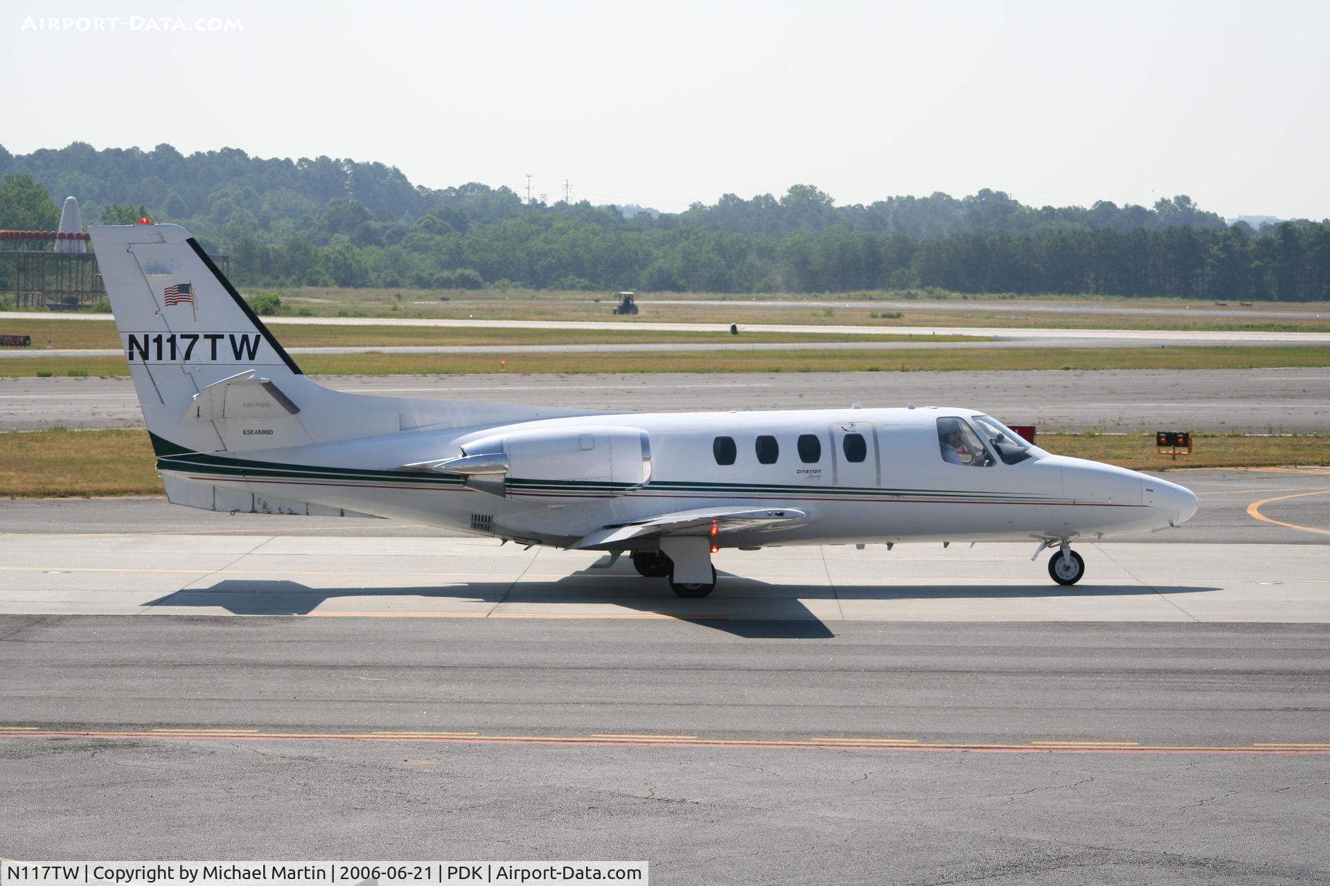 N117TW, 1972 Cessna 500 Citation I C/N 500-0059, Taxing to Runway 20R
