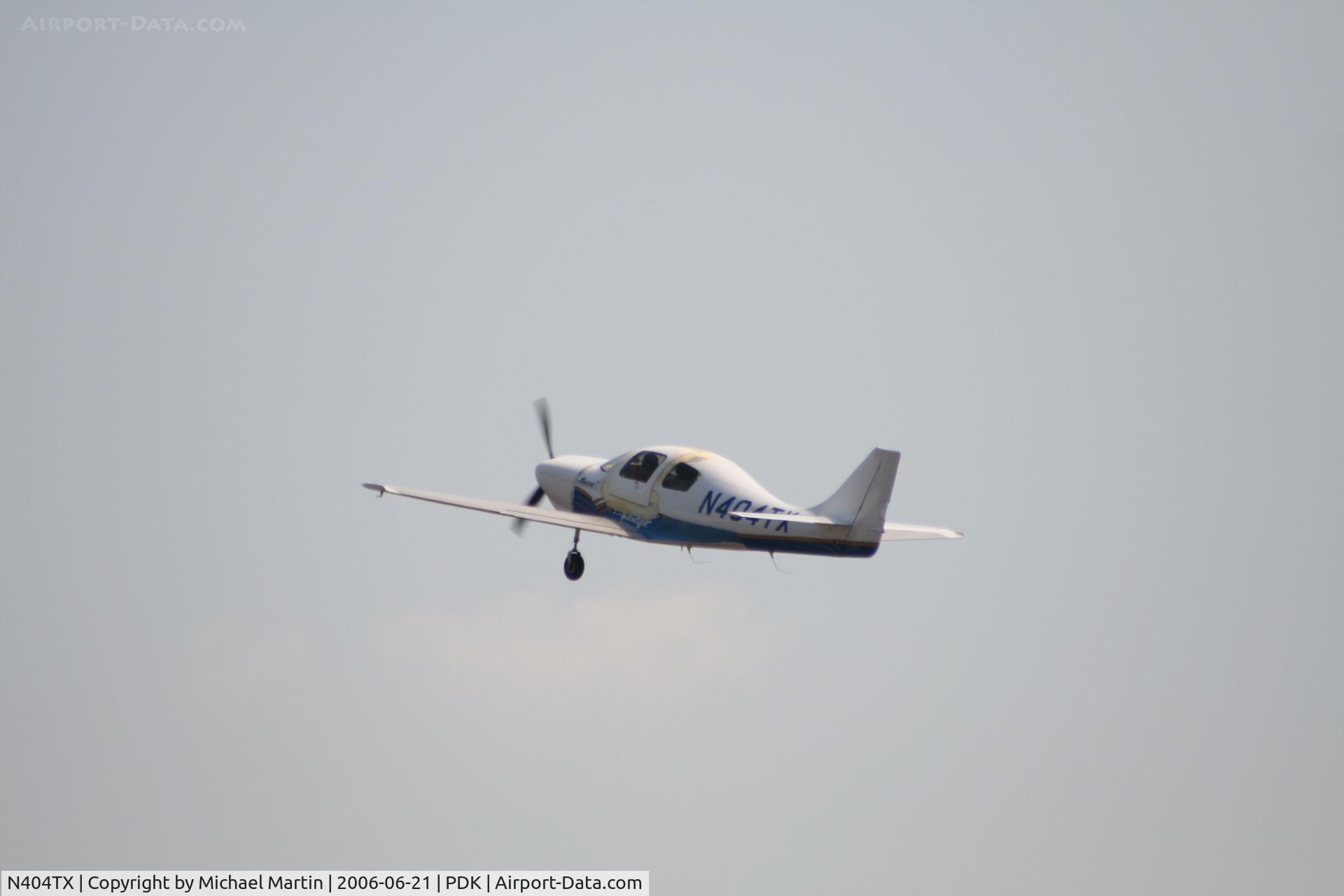N404TX, 2003 Lancair IV C/N LIV-254, Needs to get the last gear up!