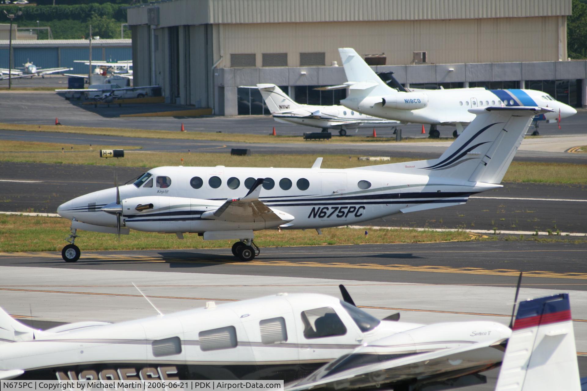 N675PC, 2002 Raytheon Aircraft Company B300 C/N FL-352, Taxing to Epps Air Service