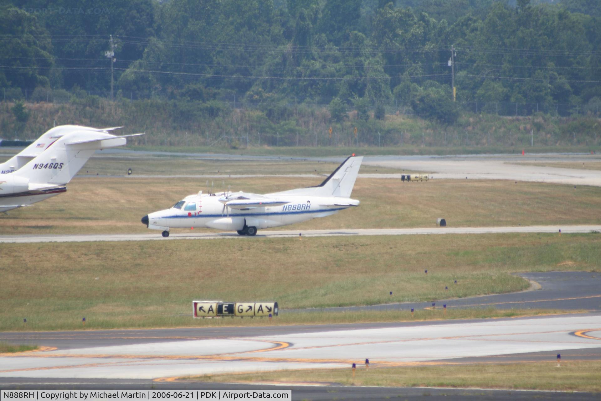 N888RH, 1979 Mitsubishi MU-2B-60 Marquise C/N 737SA, Taxing back from run ups.