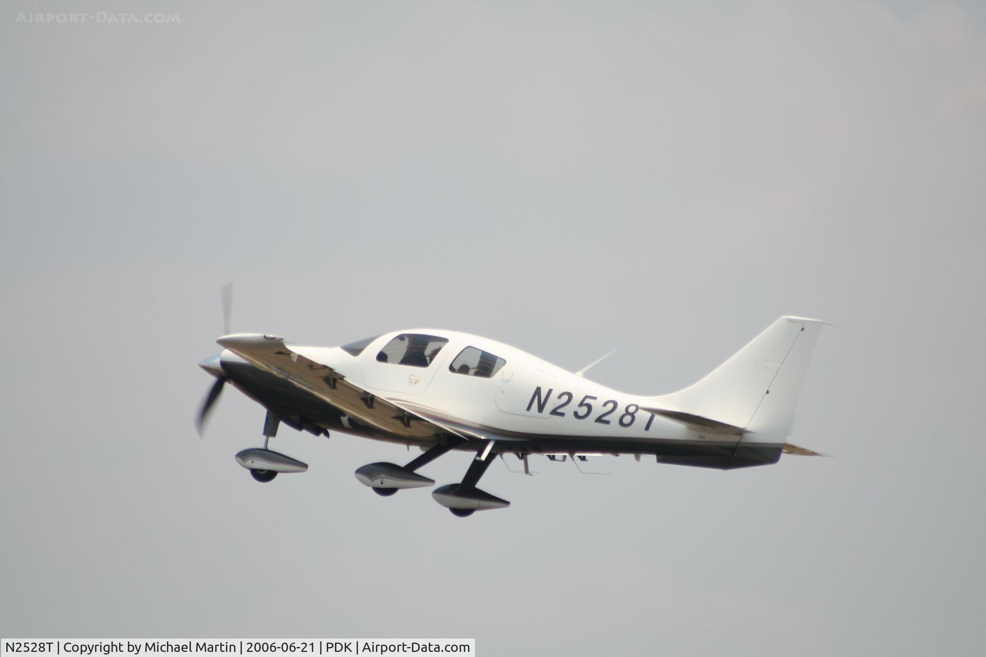 N2528T, 2004 Lancair LC41-550FG C/N 41029, Departing 2R