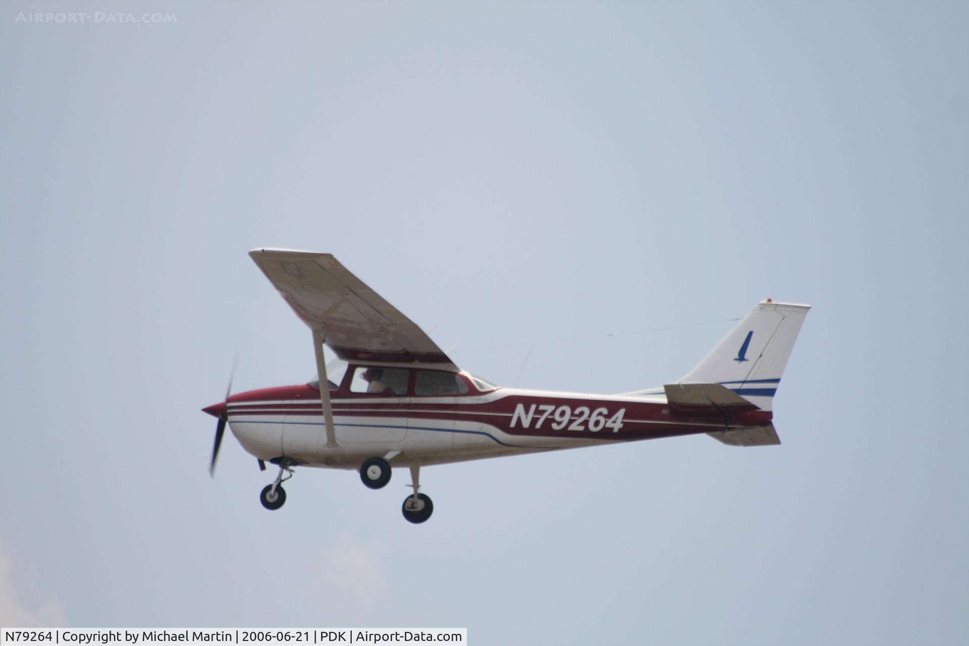 N79264, 1969 Cessna 172K Skyhawk C/N 17258010, Departing 2L