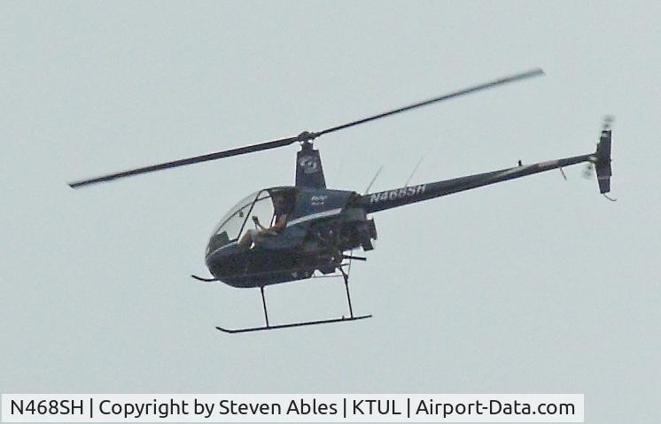 N468SH, 2006 Robinson R22 C/N 4042, In flight over the Tulsa Zoo