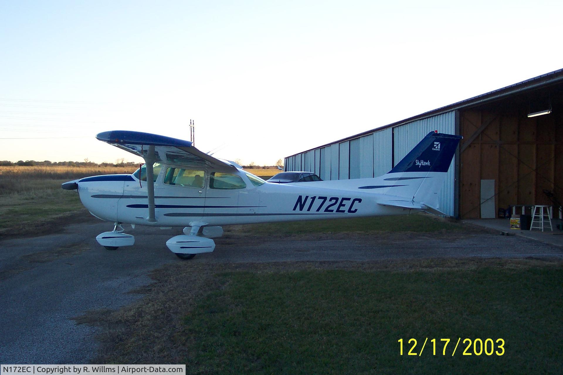 N172EC, 1976 Cessna 172M C/N 17266723, Just returned from paint shop