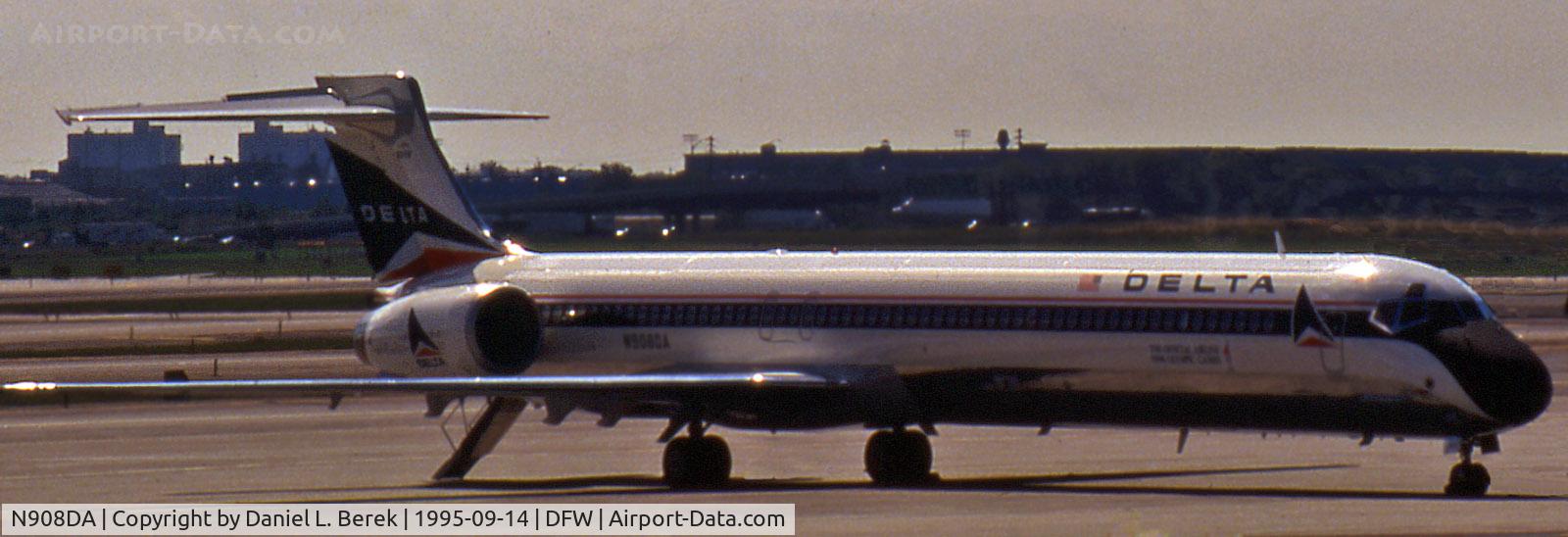 N908DA, 1995 McDonnell Douglas MD-90-30 C/N 53388, A new (in 1995) Delta MD-90 takes a break during a sultry summer evening.