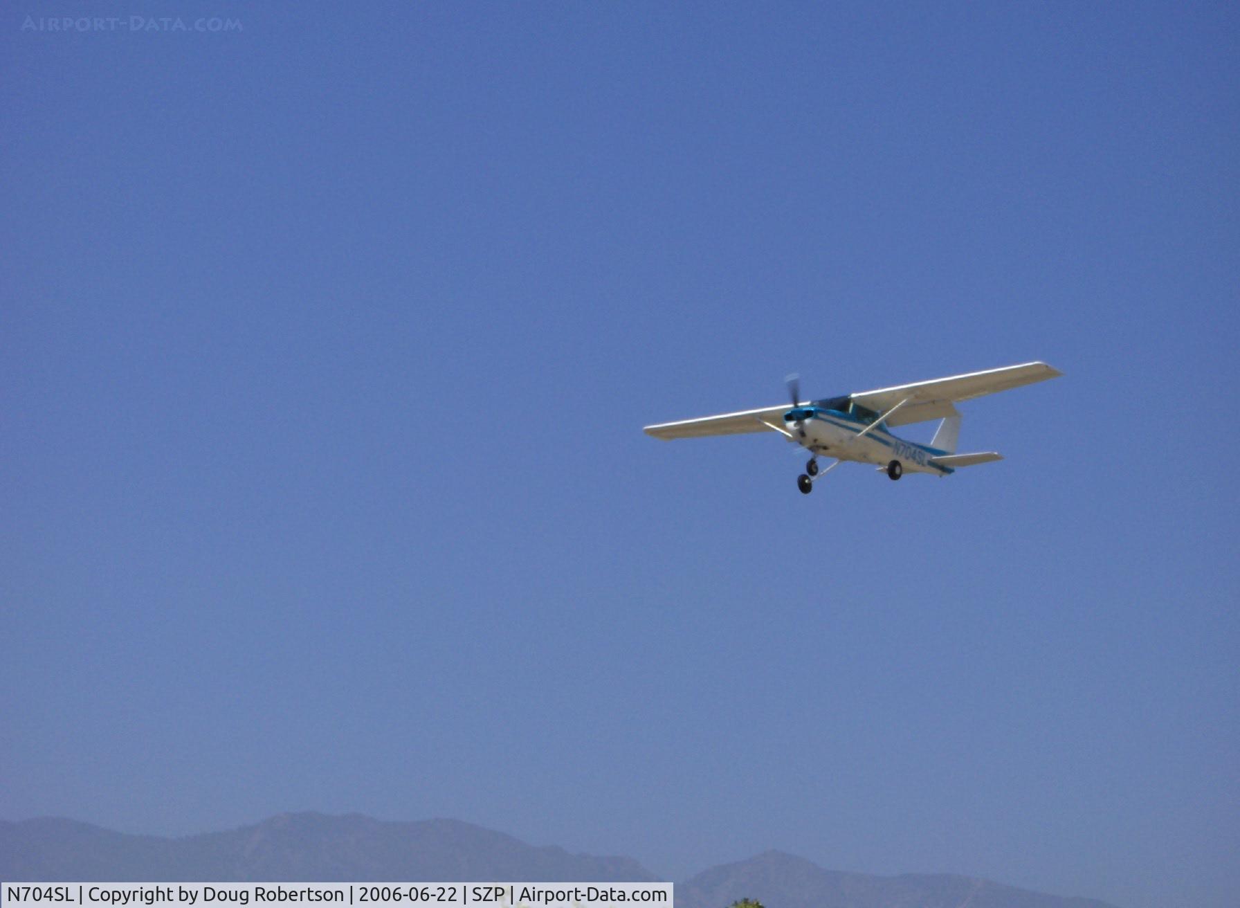 N704SL, 1976 Cessna 150M C/N 15078837, 1976 Cessna 150M, Continental O-200 100 Hp, on final for runway 22