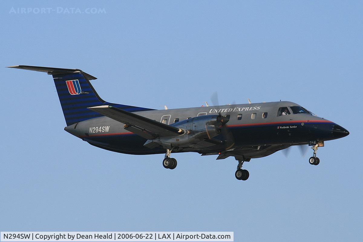 N294SW, 1996 Embraer EMB-120ER Brasilia C/N 120321, United Express (Skywest Airlines) N294SW on final approach to RWY 24R.