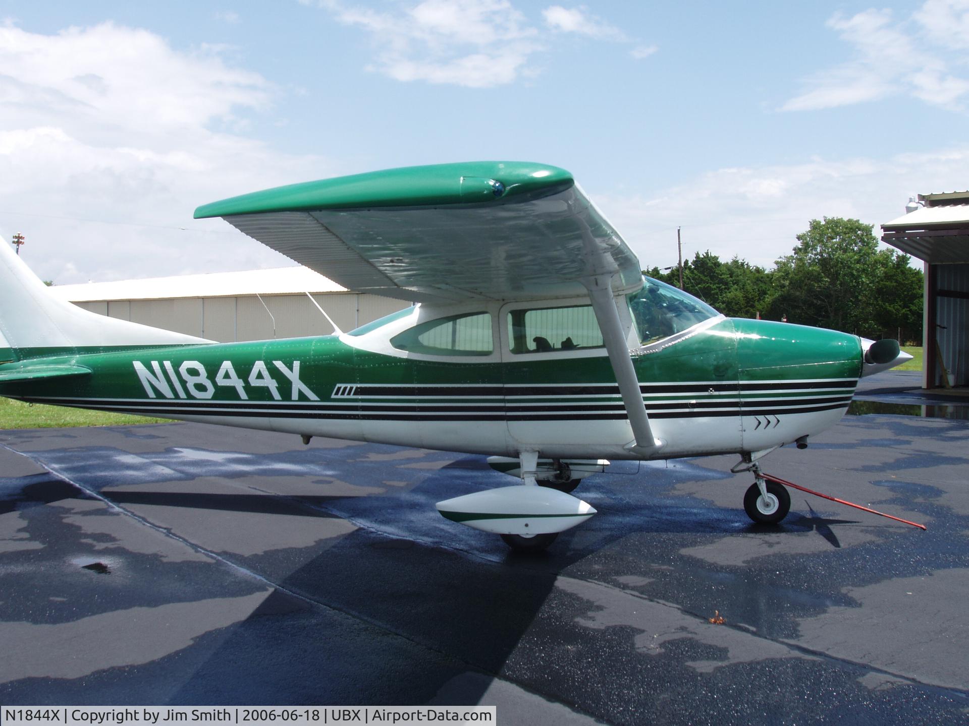 N1844X, 1964 Cessna 182H Skylane C/N 18255944, another picture outside the hangar