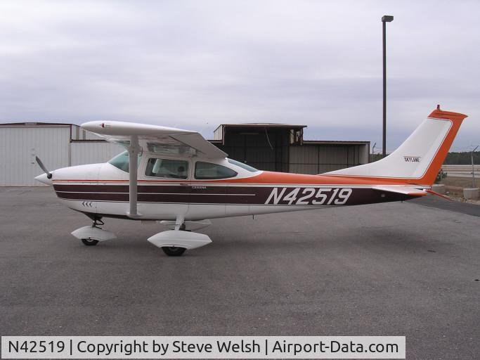 N42519, 1968 Cessna 182L Skylane C/N 18259053, Exterior View