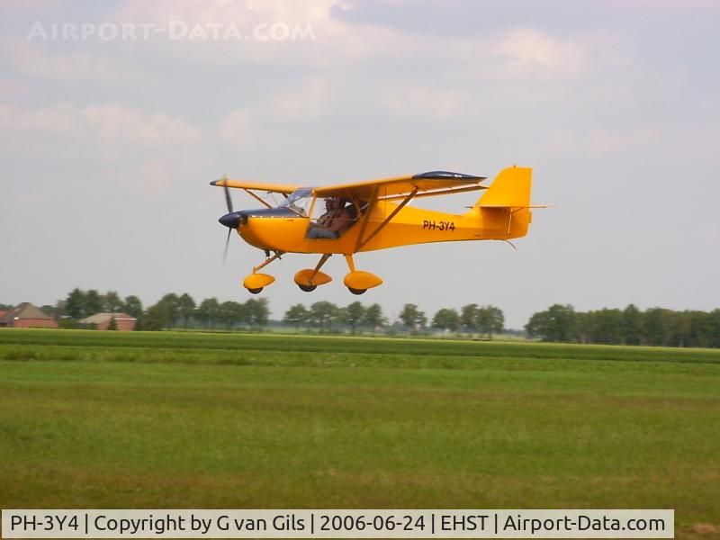 PH-3Y4, 2006 Aeropro Eurofox C/N 15904, Landing at microlight airstrip Stadskanaal (Netherlands)
