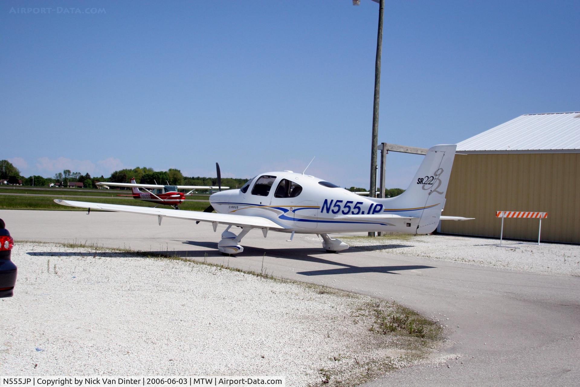 N555JP, 2004 Cirrus SR22 C/N 0970, Manitowoc Air Show