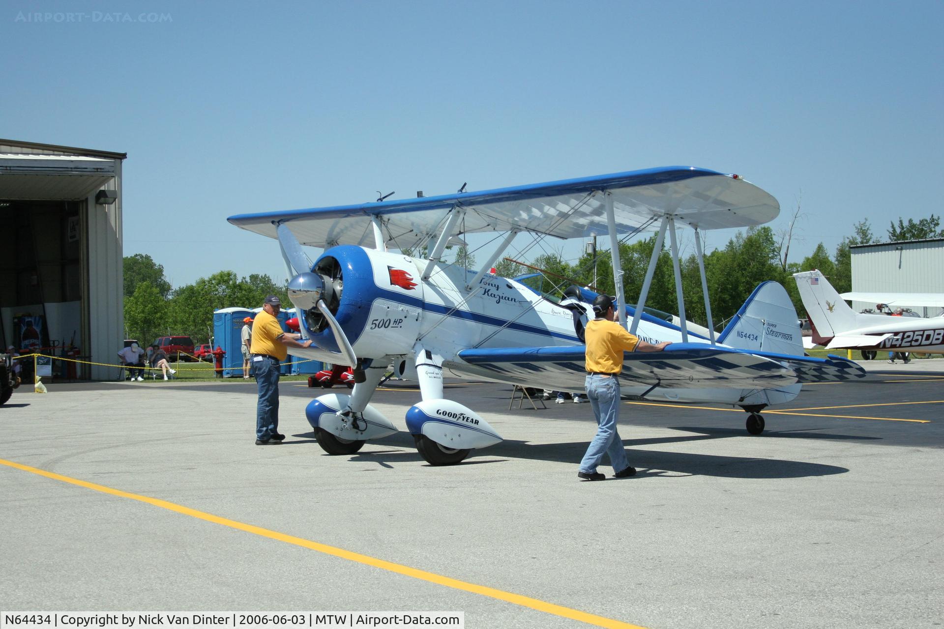 N64434, 1943 Boeing B75N1 C/N 75-7979, Manitowoc Air Show