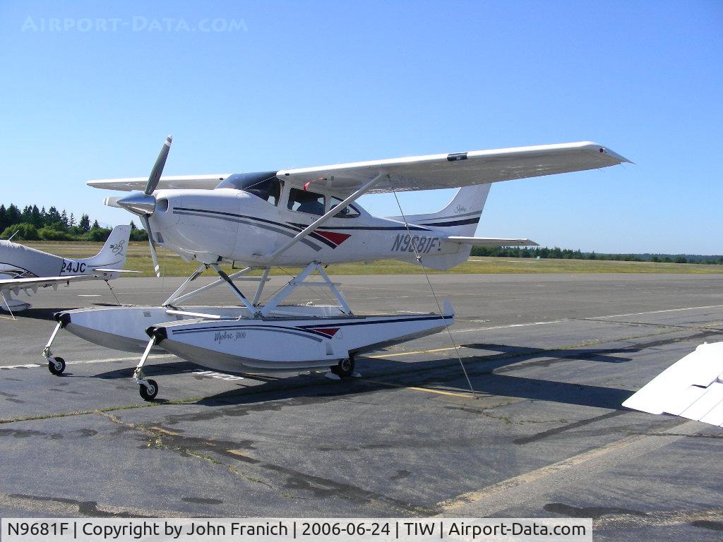N9681F, 1998 Cessna 182S Skylane C/N 18280268, At Pavco