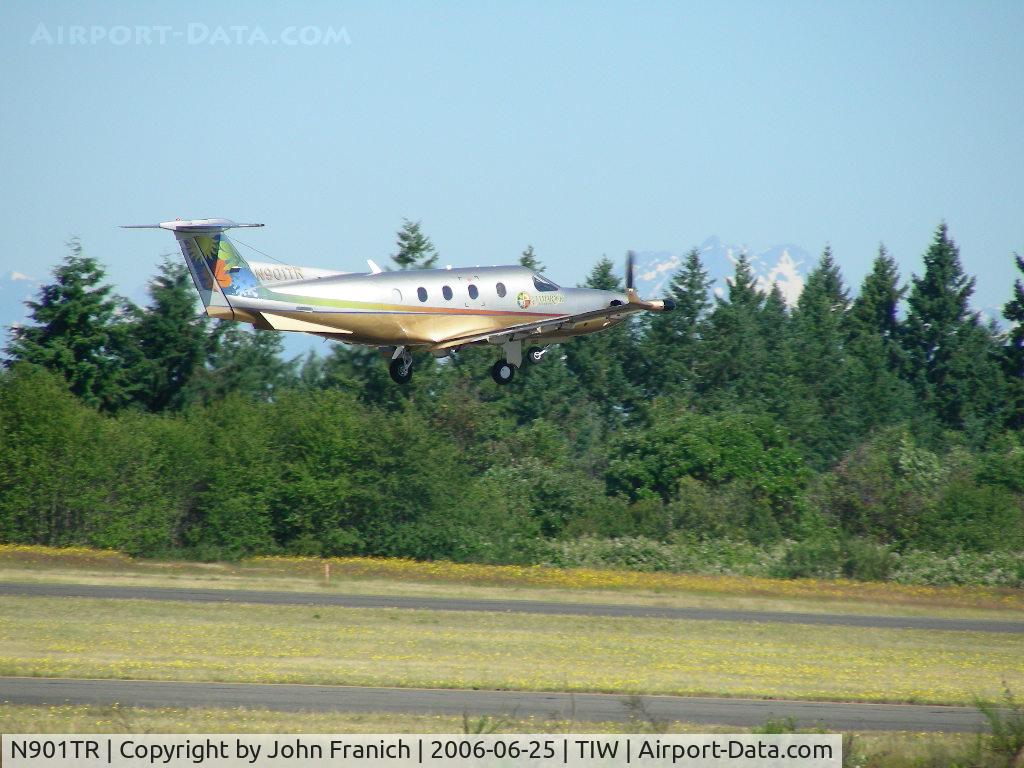 N901TR, 2004 Pilatus PC-12/45 C/N 602, Lift at TIW
