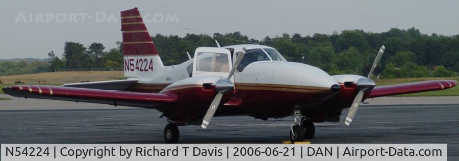 N54224, 1974 Piper PA-23-250 C/N 27-7554017, 1974 PiperPA-23-250