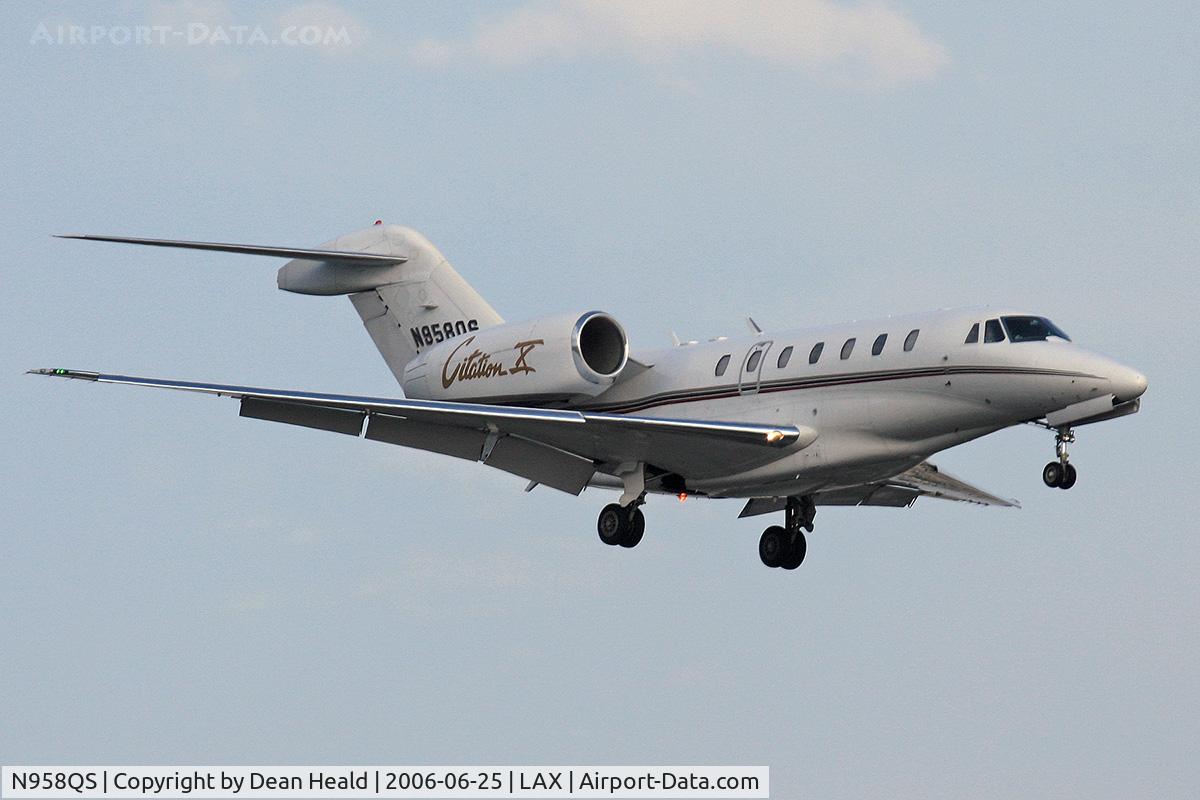 N958QS, 2001 Cessna 750 Citation X Citation X C/N 750-0158, NetJets N958QS (FLT EJA958) from Jackson Hole (KJAC), Wyoming on final approach to RWY 24R.