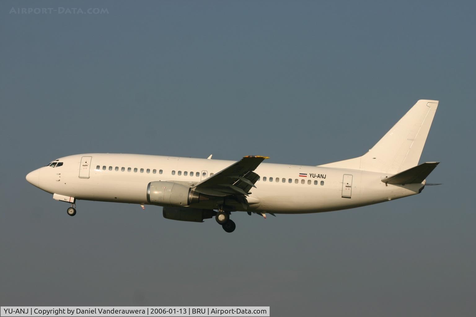 YU-ANJ, 1986 Boeing 737-3H9 C/N 23714/1305, descending to RWY 25L