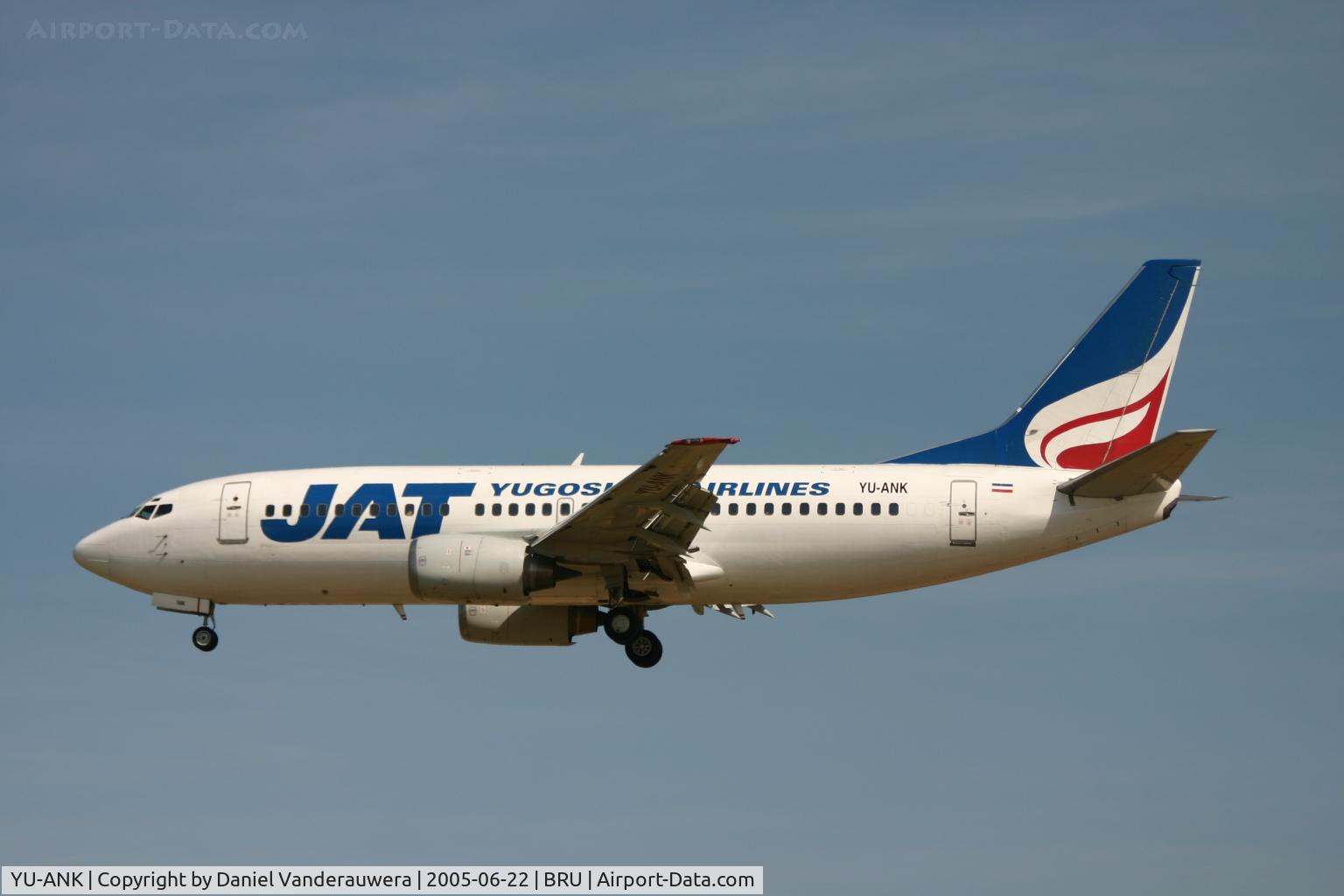 YU-ANK, 1986 Boeing 737-3H9 C/N 23715/1310, short to land on RWY 25L