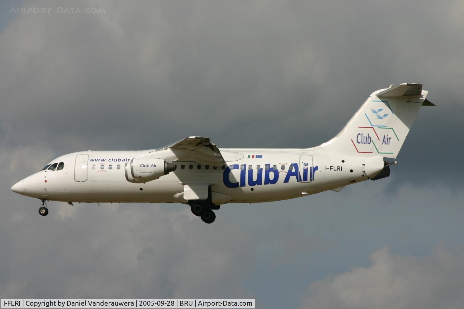 I-FLRI, 1993 British Aerospace BAe.146-200 C/N E2220, arrival to RWY 25L