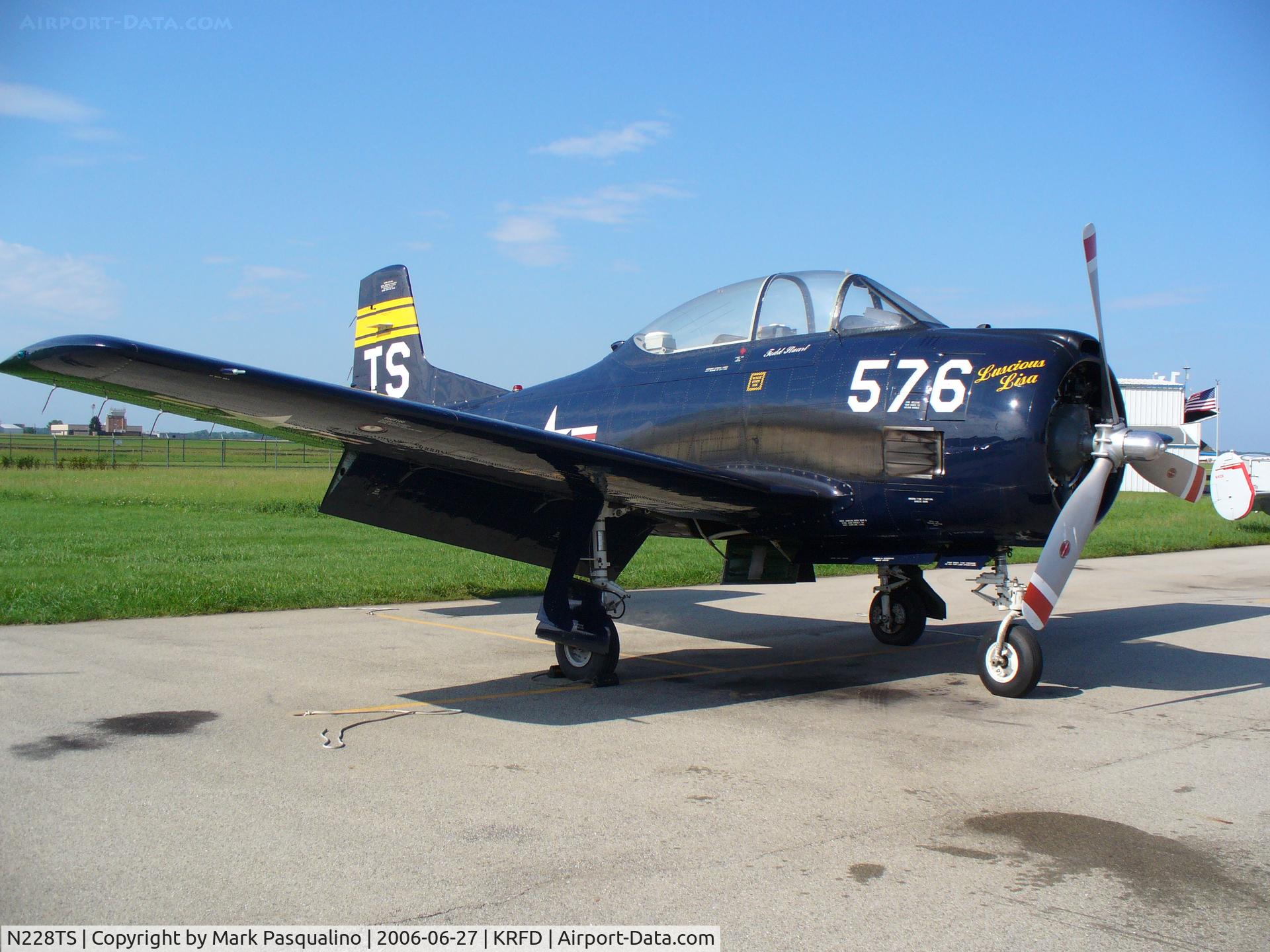 N228TS, 1954 North American T-28D Trojan C/N 200-422, North American T-28B