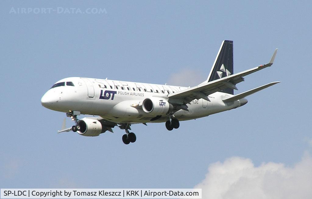 SP-LDC, 2004 Embraer 170ST (ERJ-170-100ST) C/N 17000025, Landin in the Krakow