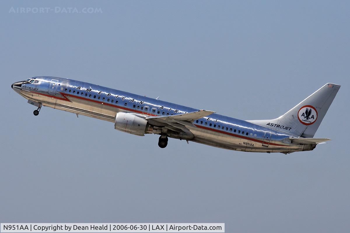 N951AA, 2000 Boeing 737-823 C/N 29538, American Airlines N951AA 