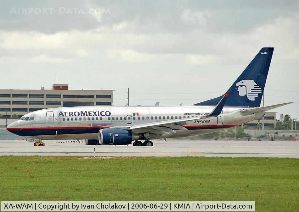 XA-WAM, 2005 Boeing 737-752 C/N 34296, Taxiing at MIA