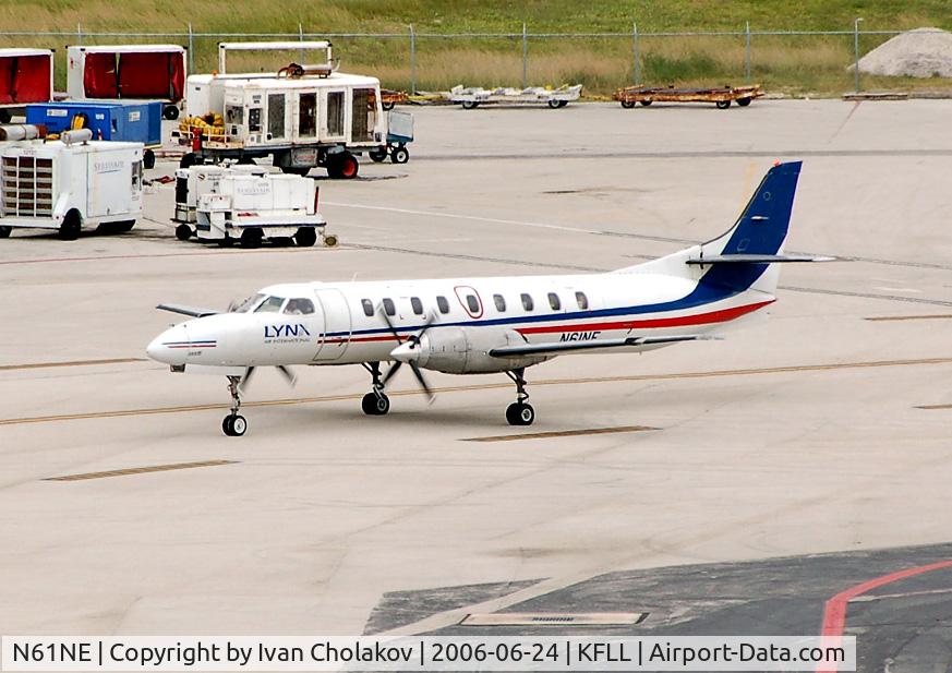 N61NE, Fairchild SA-227AC Metro III C/N AC-761B, Taxiing at Ft Lauderdale