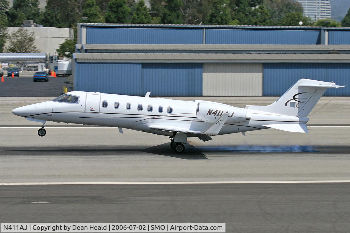 N411AJ, 2004 Learjet 40 C/N 40-2011, 2004 Bombardier Learjet 40 from Las Vegas McCarran Int'l (KLAS) touching down on RWY 21 at Santa Monica Municipal Airport (KSMO) - Santa Monica, California.